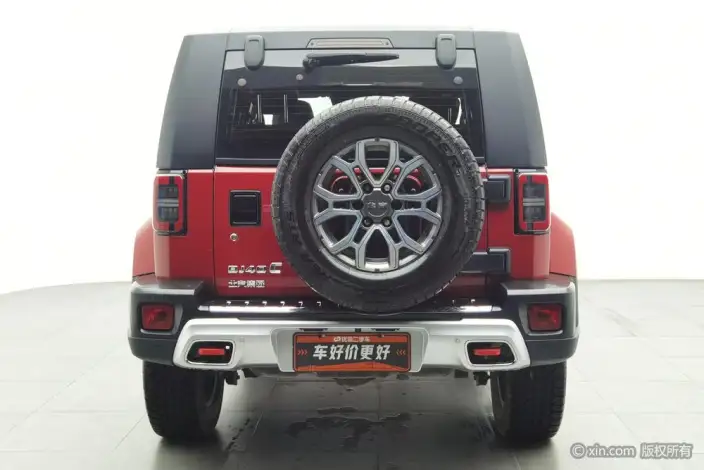 BAIC BJ40 2023 Model 2.0T Automatic 4WD City Hunter Edition Warrior Model – фото 2