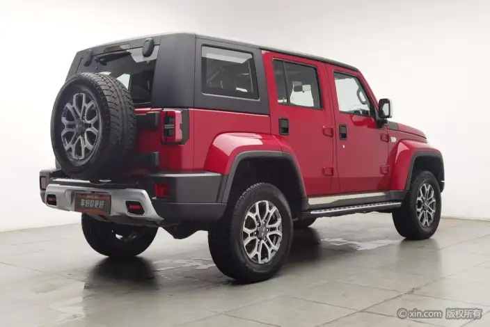 BAIC BJ40 2023 Model 2.0T Automatic 4WD City Hunter Edition Warrior Model – фото 3