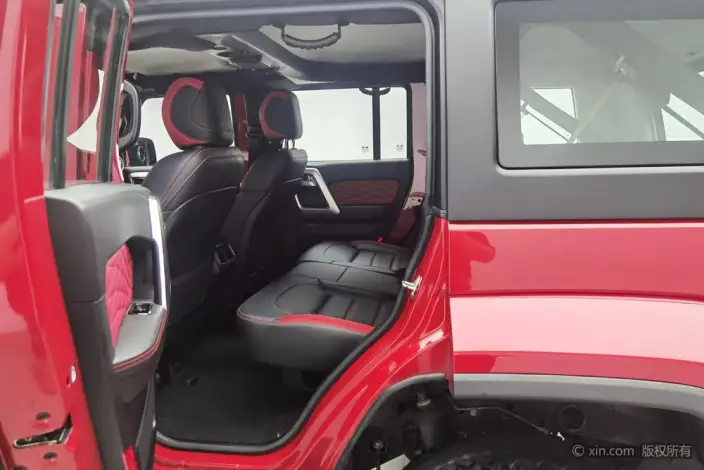 BAIC BJ40 2023 Model 2.0T Automatic 4WD City Hunter Edition Warrior Model – фото 18