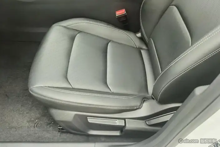 Geely Emgrand 2022 Model No. 4 Gen 1.5L CVT Noble Model – фото 18