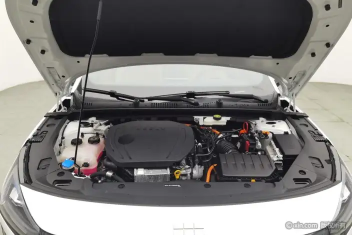 Geely Galaxy L6 2023 Model 1.5T DHT 125km MAX – фото 5