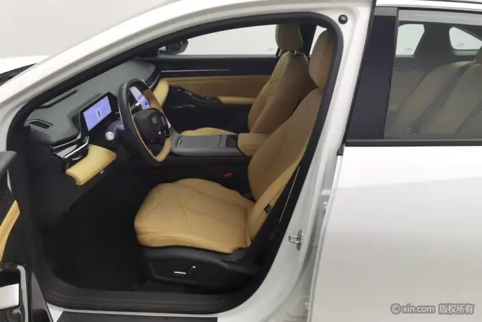 Geely Galaxy L6 2023 Model 1.5T DHT 125km MAX – фото 18