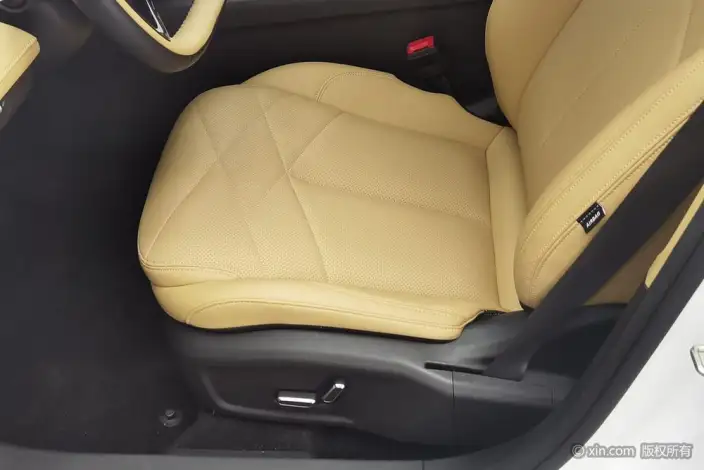 Geely Galaxy L6 2023 Model 1.5T DHT 125km MAX – фото 19