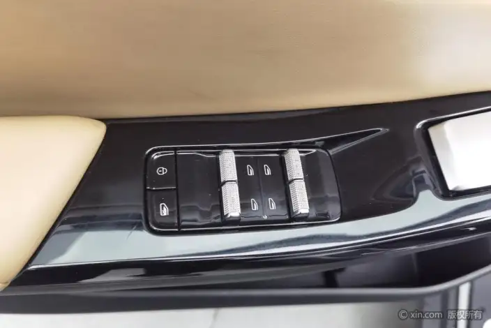 Geely Galaxy L6 2023 Model 1.5T DHT 125km MAX – фото 23