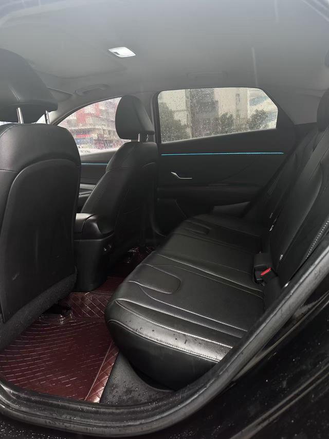 Hyundai Elantra 2021 1.5L CVT LUX Premium – фото 5