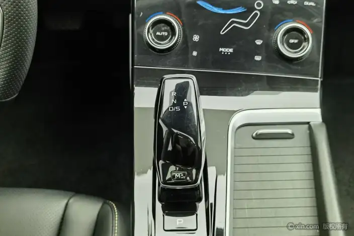 BESTUNE B70 2023 Model Third generation 1.5T Automatic Changxiang Edition Model – фото 14