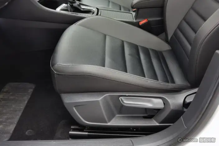 Volkswagen Sagitar 2020 Model 200TSI DSG Comfort Model China VI – фото 18