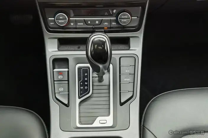 Geely Emgrand GL 2021 Model UP 1.4T CVT Ling Shang Model – фото 14