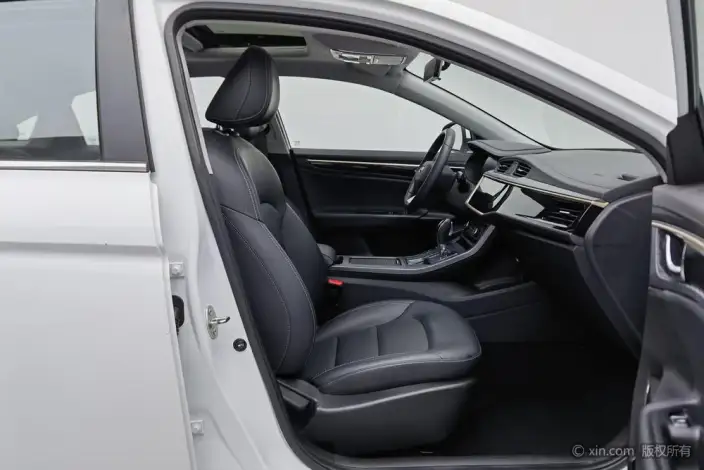 Geely Emgrand GL 2021 Model UP 1.4T CVT Ling Shang Model – фото 24