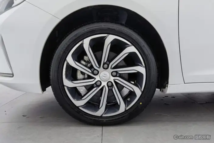 Geely Emgrand GL 2021 Model UP 1.4T CVT Ling Zun Model – фото 8