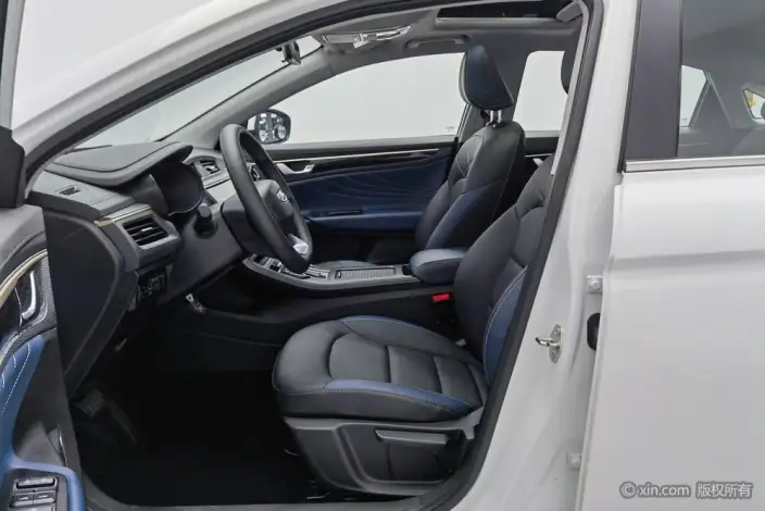 Geely Emgrand GL 2021 Model UP 1.4T CVT Ling Zun Model – фото 17