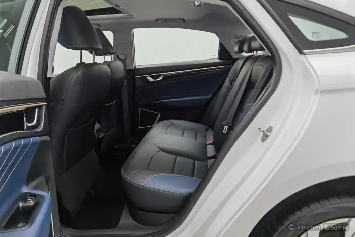 Geely Emgrand GL 2021 Model UP 1.4T CVT Ling Zun Model – фото 19