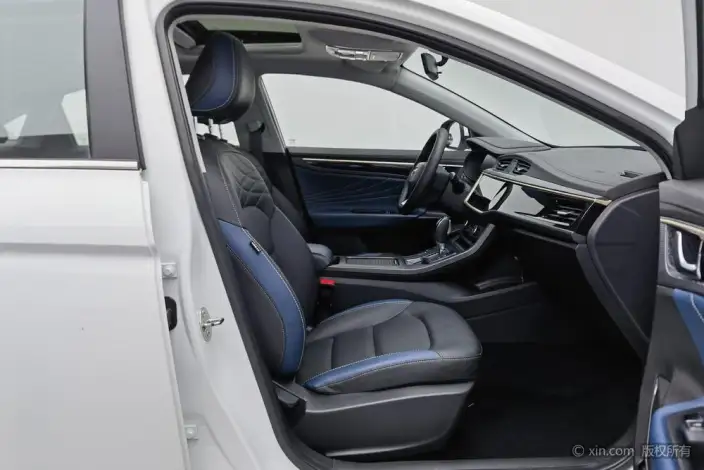 Geely Emgrand GL 2021 Model UP 1.4T CVT Ling Zun Model – фото 24