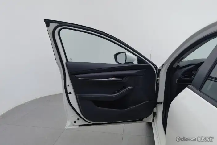 Mazda3 Axela 2021 Model 2.0L Automatic Zhi Engine Edition – фото 22