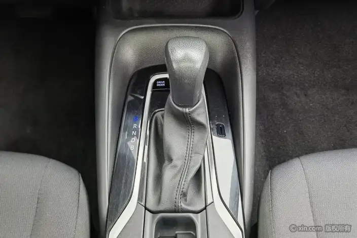 Toyota Corolla 2021 Model Hybrid 1.8L E-CVT Elite Edition – фото 15