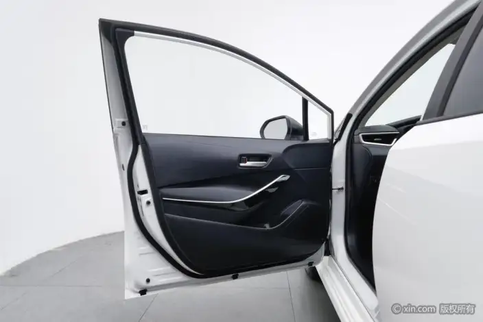 Toyota Corolla 2021 Model Hybrid 1.8L E-CVT Elite Edition – фото 21