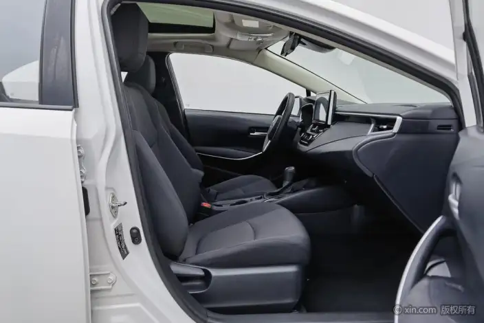 Toyota Corolla 2021 Model Hybrid 1.8L E-CVT Elite Edition – фото 24