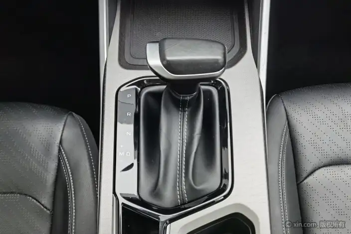 Geely Emgrand 2022 Model No. 4 Gen 1.5L CVT Noble Model – фото 15