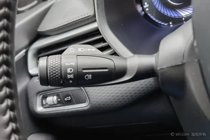 Geely Emgrand 2022 Model No. 4 Gen 1.5L CVT Noble Model – фото 16