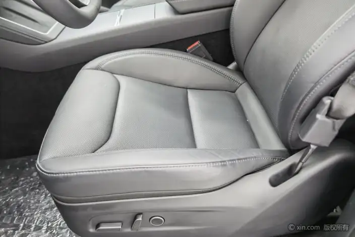 Model Y 2025 Model Rear-wheel drive version – фото 17