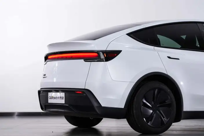 Model Y 2026 Model Rear-wheel drive version – фото 10