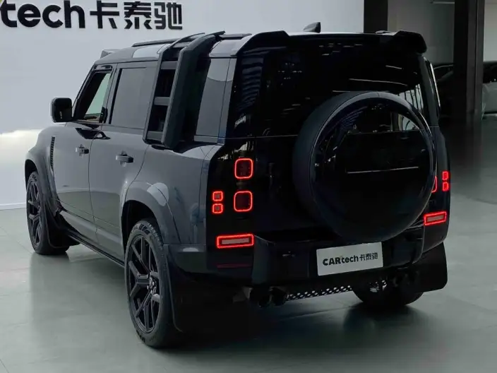 Land Rover Defender 2024 Model 110 3.0T P400 X-Dynamic HSE – фото 3