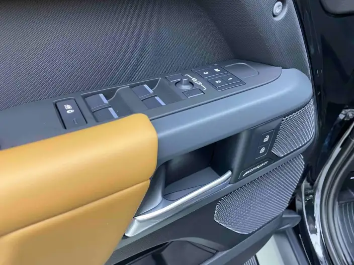 Land Rover Defender 2024 Model 110 3.0T P400 X-Dynamic HSE – фото 13