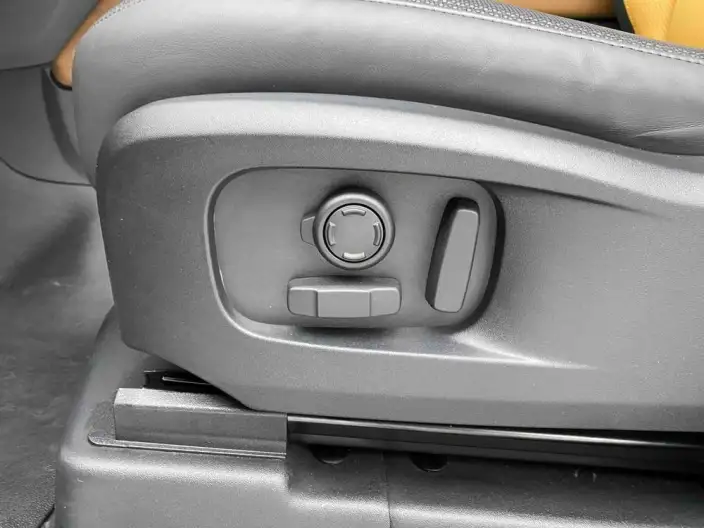 Land Rover Defender 2024 Model 110 3.0T P400 X-Dynamic HSE – фото 14