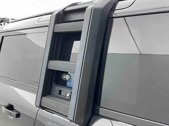 Land Rover Defender 2024 Model 110 3.0T P400 X-Dynamic HSE – фото 16