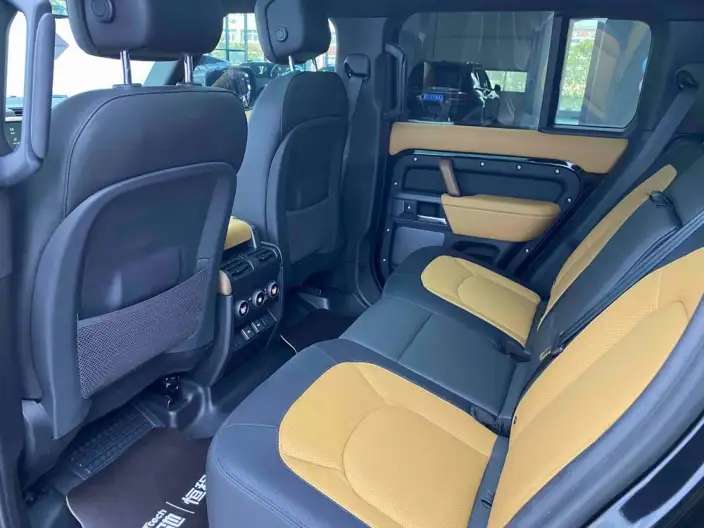 Land Rover Defender 2024 Model 110 3.0T P400 X-Dynamic HSE – фото 35