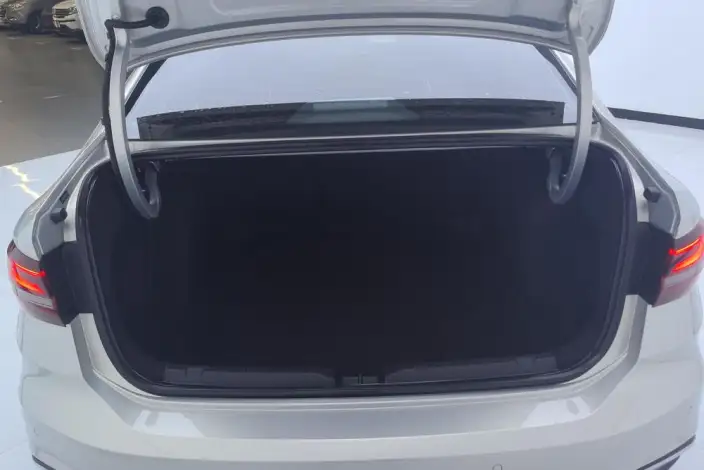 Volkswagen Lavida 2023 Model 280TSI DSG Manyi Edition – фото 17