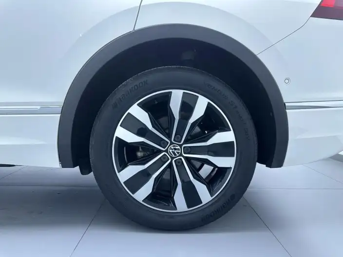 Volkswagen Tiguan L 2022 Model 330TSI Automatic 2WD R-Line Enjoy the version more – фото 9