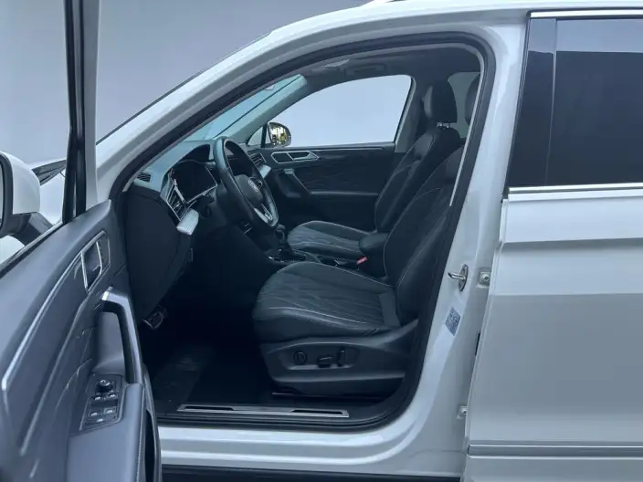 Volkswagen Tiguan L 2022 Model 330TSI Automatic 2WD R-Line Enjoy the version more – фото 17