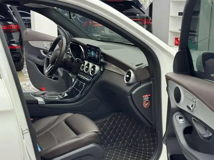 Mercedes-Benz GLC 2021 Model GLC 260 L 4MATIC Dynamic Model – фото 8