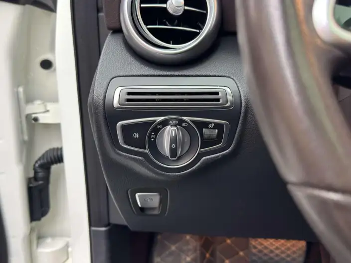Mercedes-Benz GLC 2021 Model GLC 260 L 4MATIC Dynamic Model – фото 16