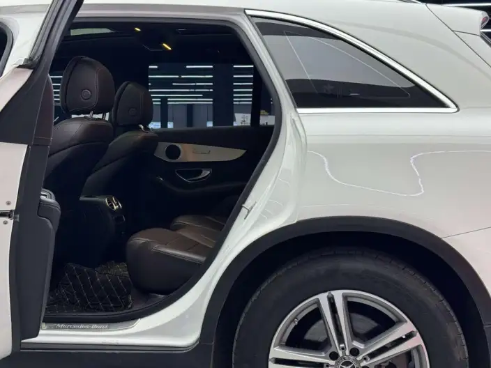 Mercedes-Benz GLC 2021 Model GLC 260 L 4MATIC Dynamic Model – фото 18