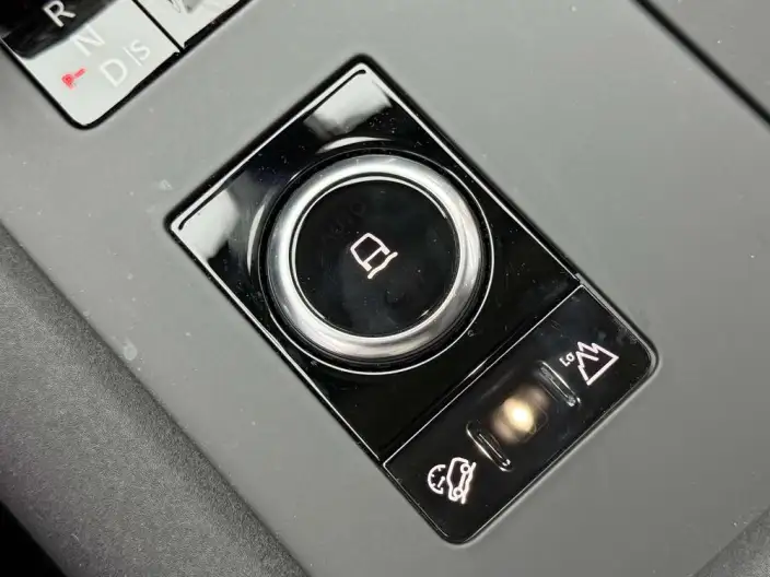 Land Rover Discovery 2024 Model 360PS R-Dynamic SE – фото 6