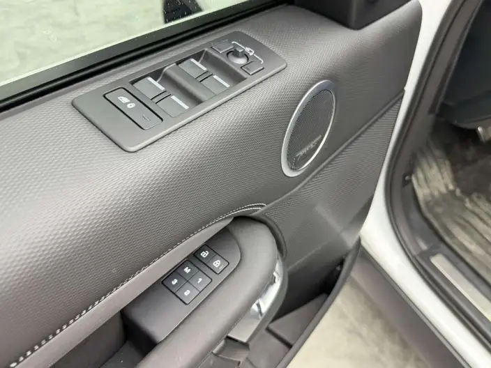 Land Rover Discovery 2024 Model 360PS R-Dynamic SE – фото 13