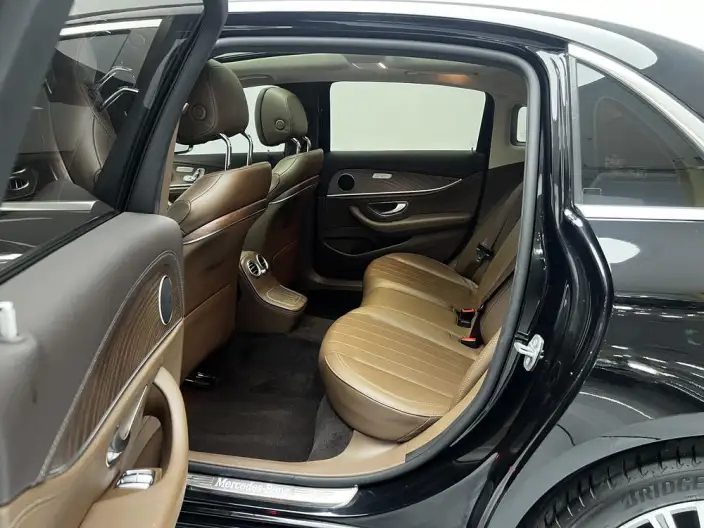 Mercedes-Benz E-Class 2021 Model Facelift E 300 L Fashion Model sedan – фото 18