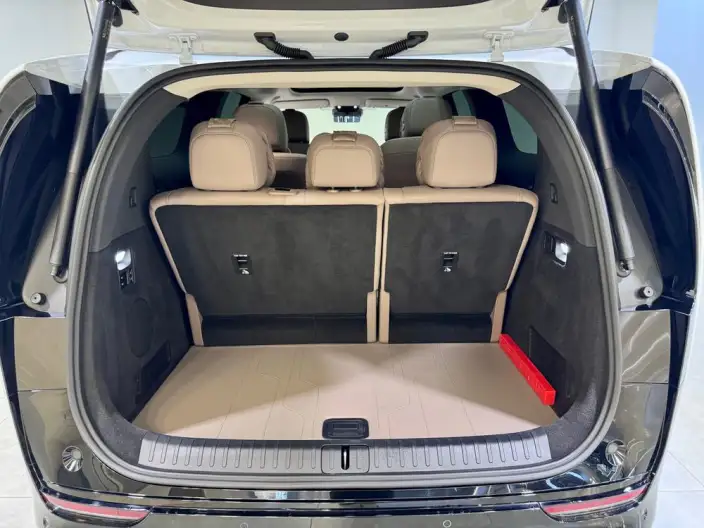 Li Auto MEGA 2025 Model Home Family Special Edition – фото 28