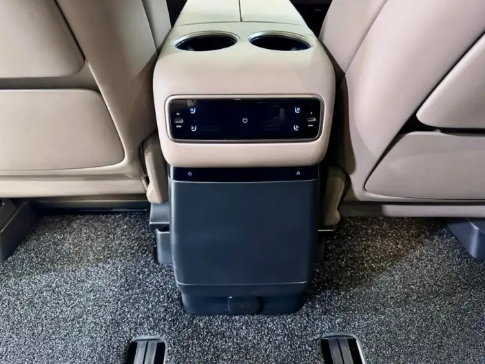 Li Auto MEGA 2025 Model Home Family Special Edition – фото 44