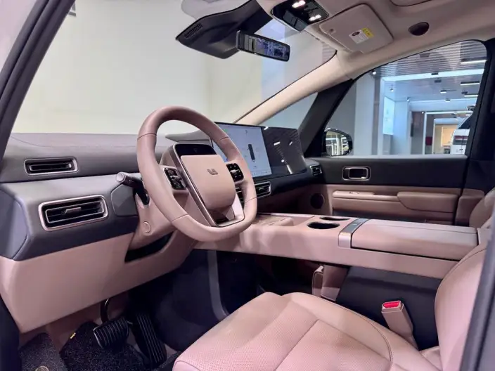 Li Auto MEGA 2025 Model Home Family Special Edition – фото 51