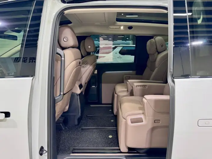 Li Auto MEGA 2025 Model Home Family Special Edition – фото 53