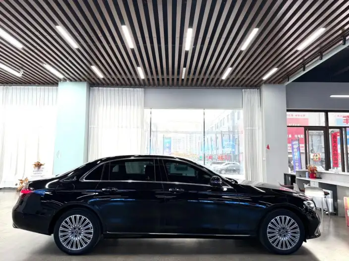 Mercedes-Benz E-Class 2023 Model E 260 L Sports sedan – фото 8