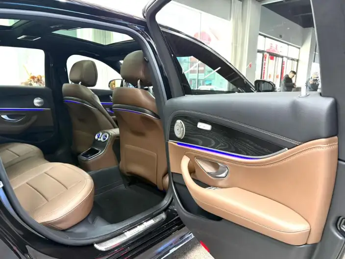 Mercedes-Benz E-Class 2023 Model E 260 L Sports sedan – фото 9