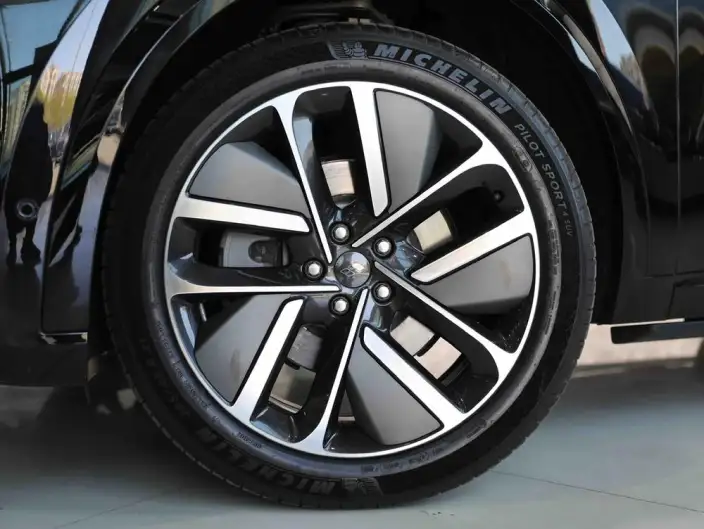 Li Auto L9 2024 Model Ultra Edition – фото 7