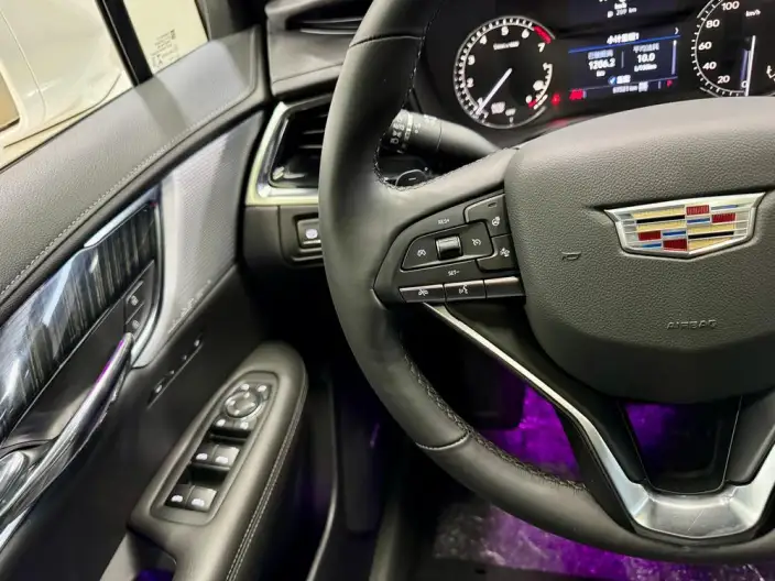 Cadillac XT6 2022 Model 2.0T VI seat 4WD Luxury Model – фото 46