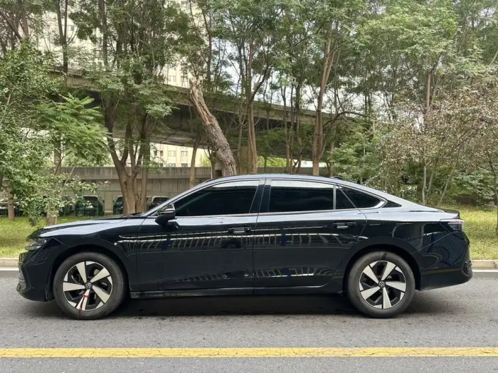 Volkswagen Magotan 2024 Model 380TSI Premium Edition – фото 3