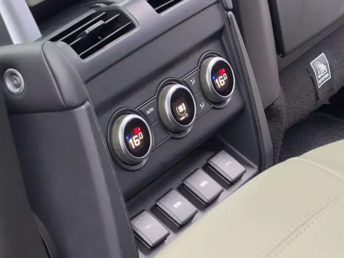 Land Rover Defender 2020 Model 110 P400 HSE – фото 7