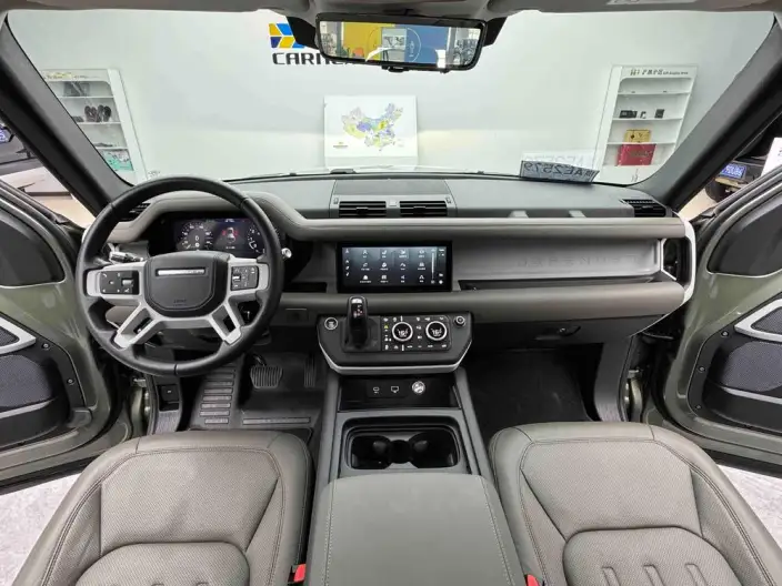 Land Rover Defender 2020 Model 110 P400 HSE – фото 11
